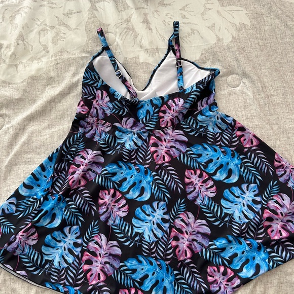 Size 16 Ladies 3 piece bathing suit. - Picture 5 of 7